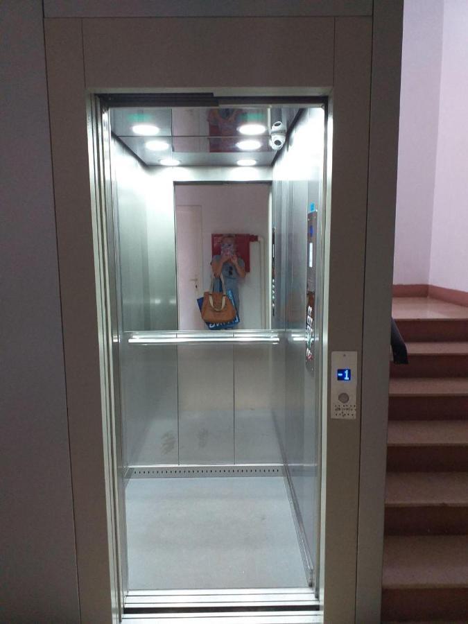 Popovic Apartment Pula Bagian luar foto
