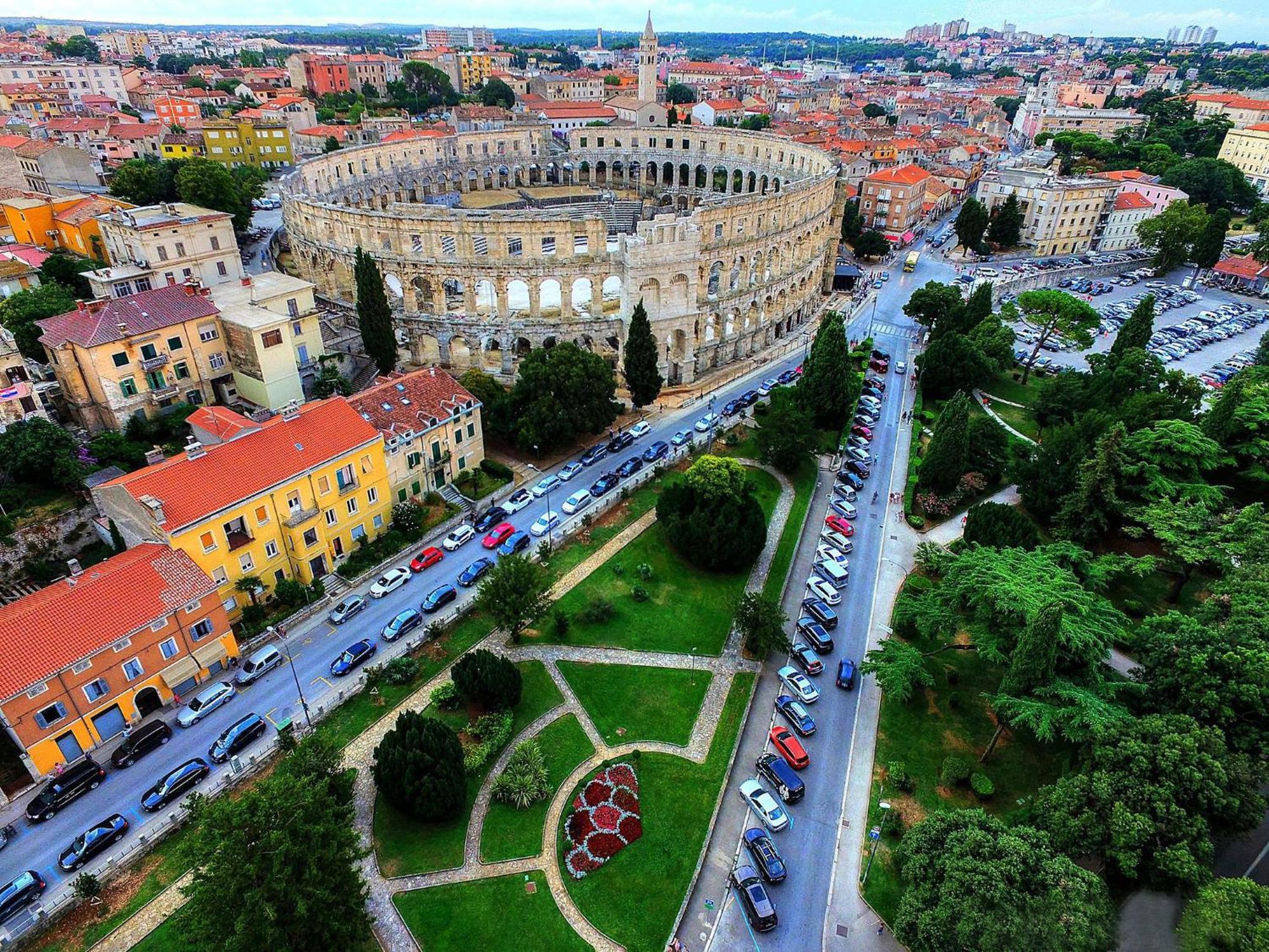 Popovic Apartment Pula Bagian luar foto